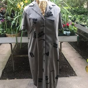 De Frantoria grey button down dress in size 16.